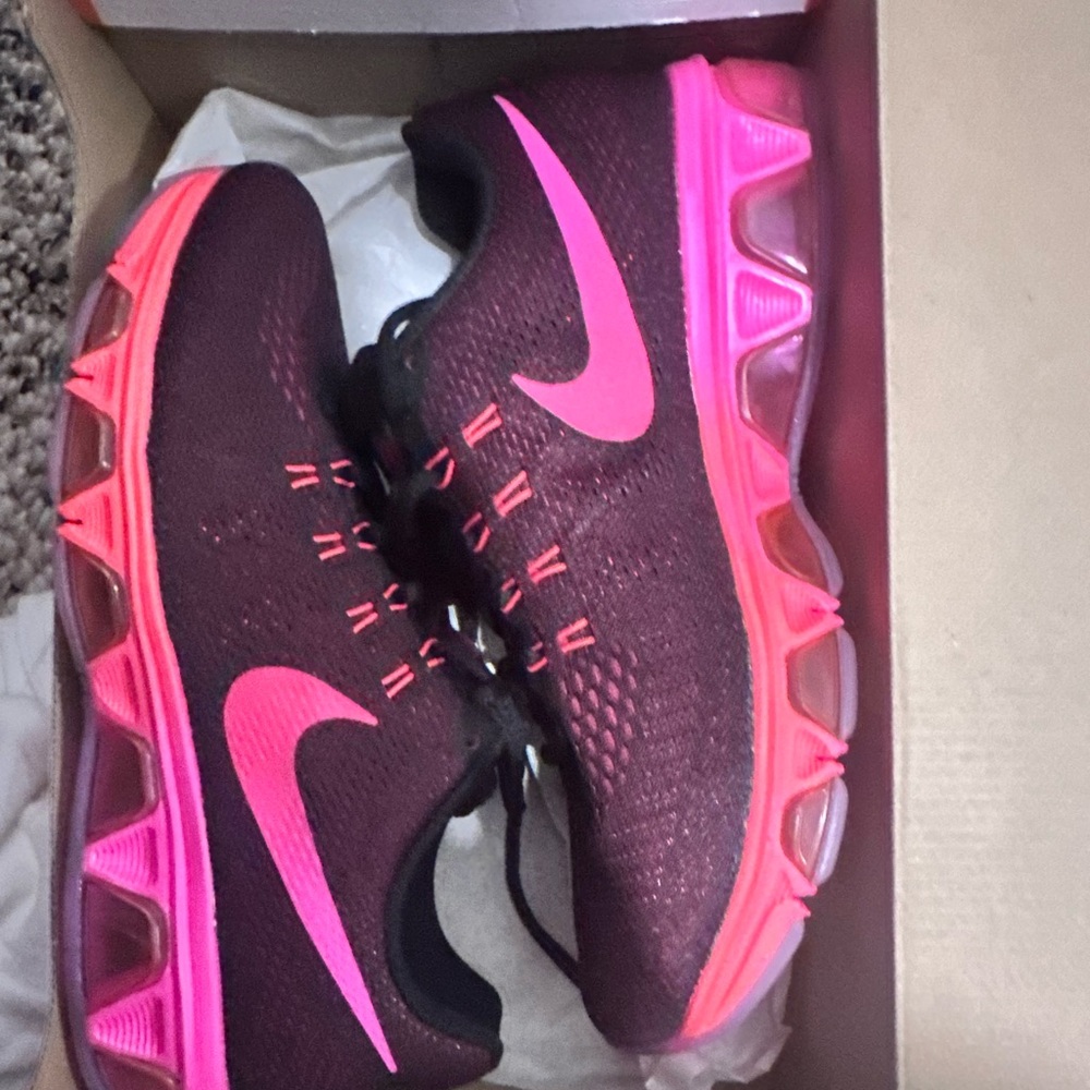 Woman’s shoes new